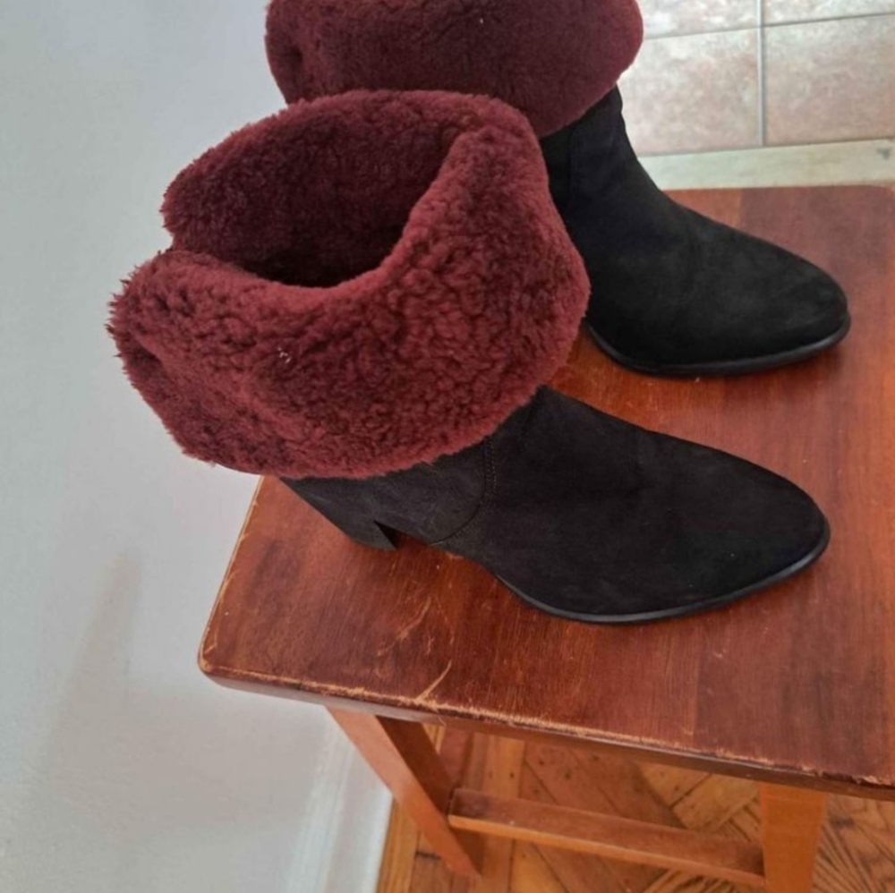 Gently used size 11M UGG booties